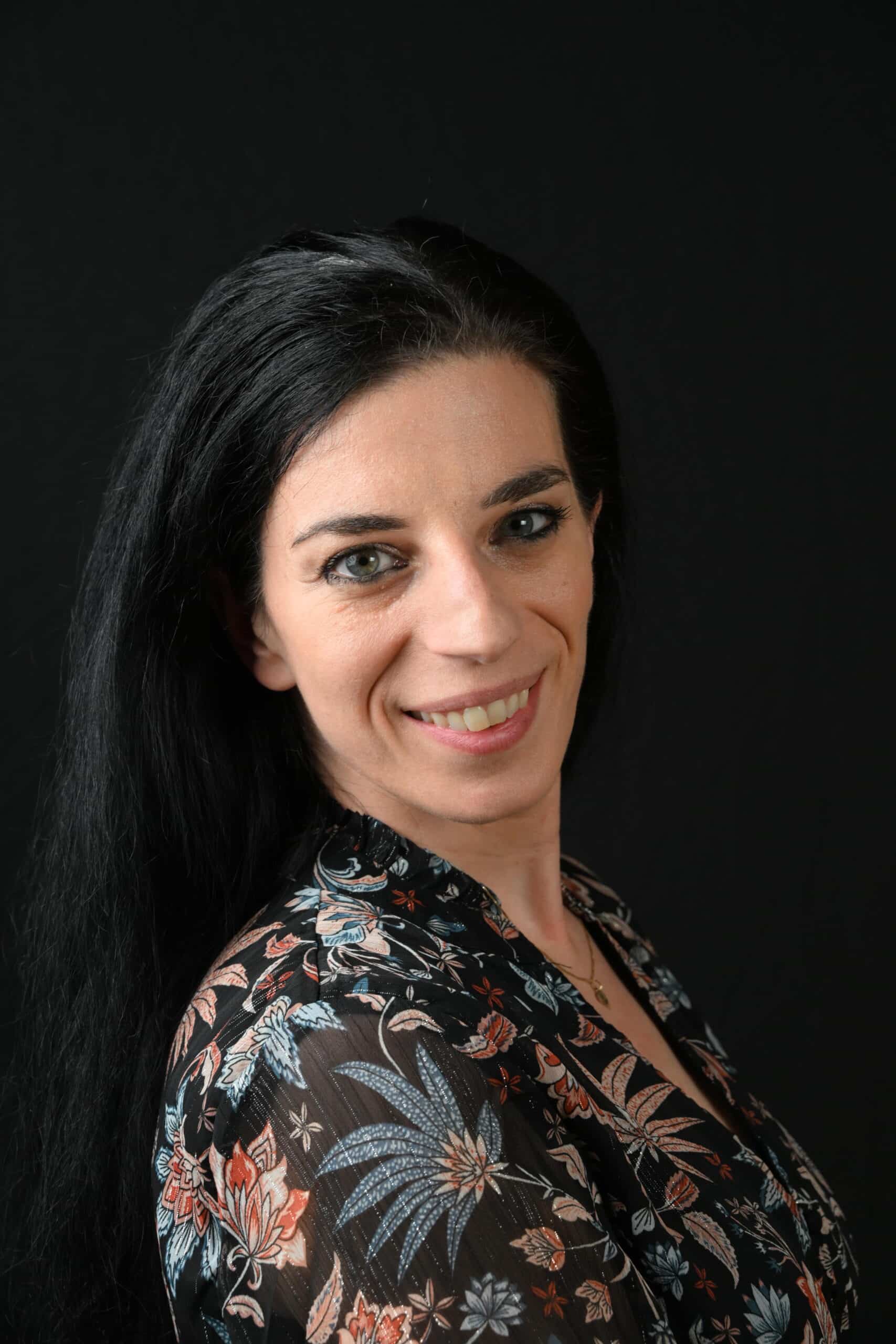 Portrait de la graphiste, créatrice de Bal't Design en version cartoon